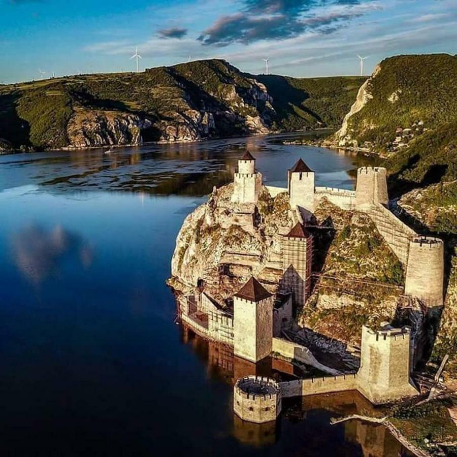 Apartments Barocco Golubac Exterior photo